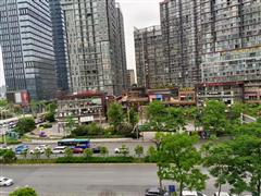 北站对面梦想城梦想天街临街商铺房东出租 500平方